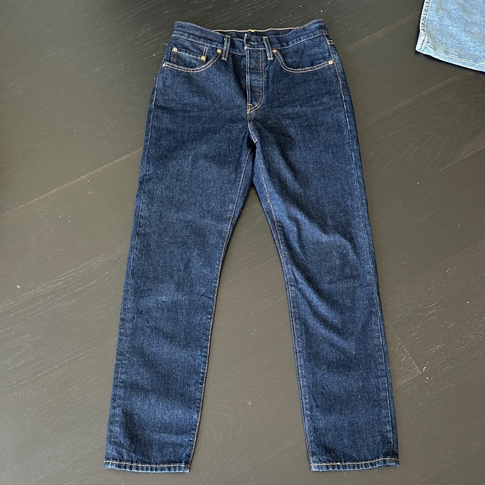 Levis 501 fit dark wash